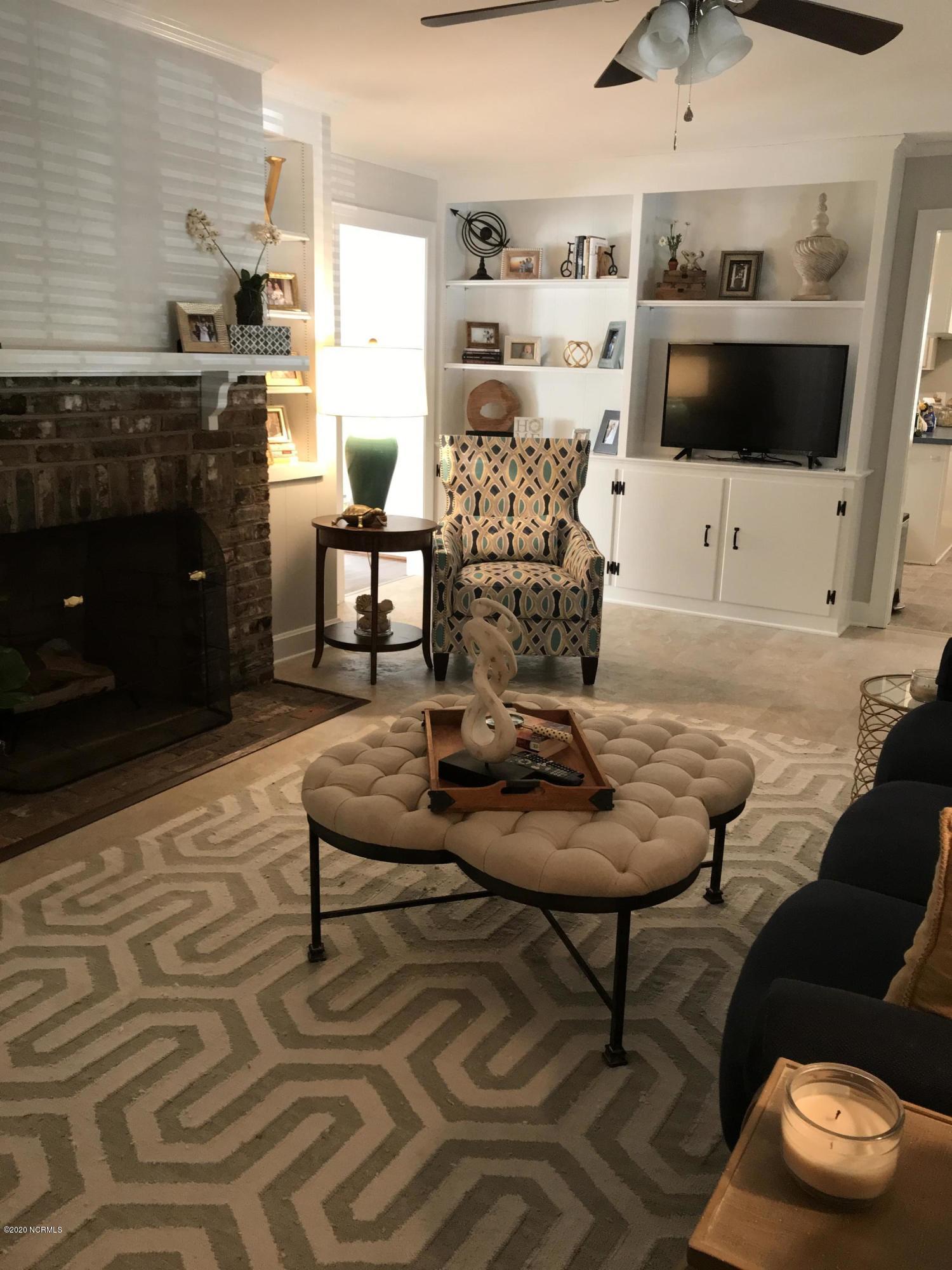804 Raleigh Rd Parkway West Wilson, NC 27893 - Photo 25 of 35 FAMILY ROOM