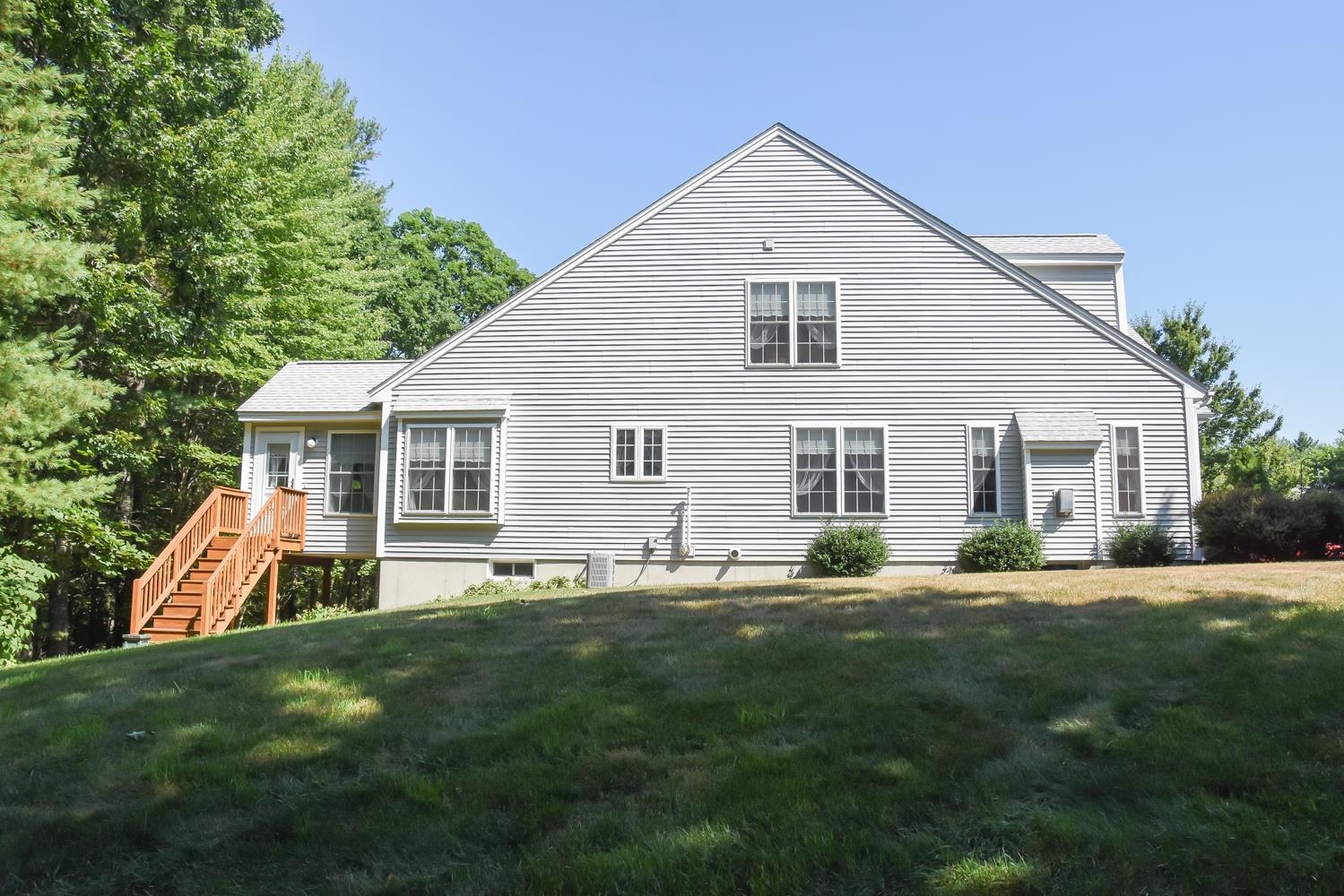 24 Hadleigh Road Windham, NH 03087 - Photo 36 of 40