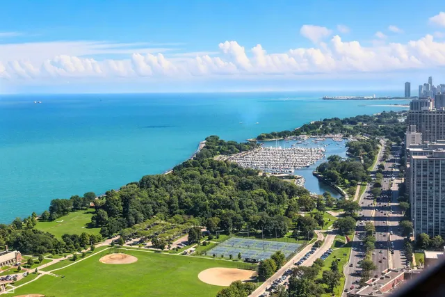 $364,900 | 655 West Irving Park Road, Unit 5502, Chicago, IL 60613