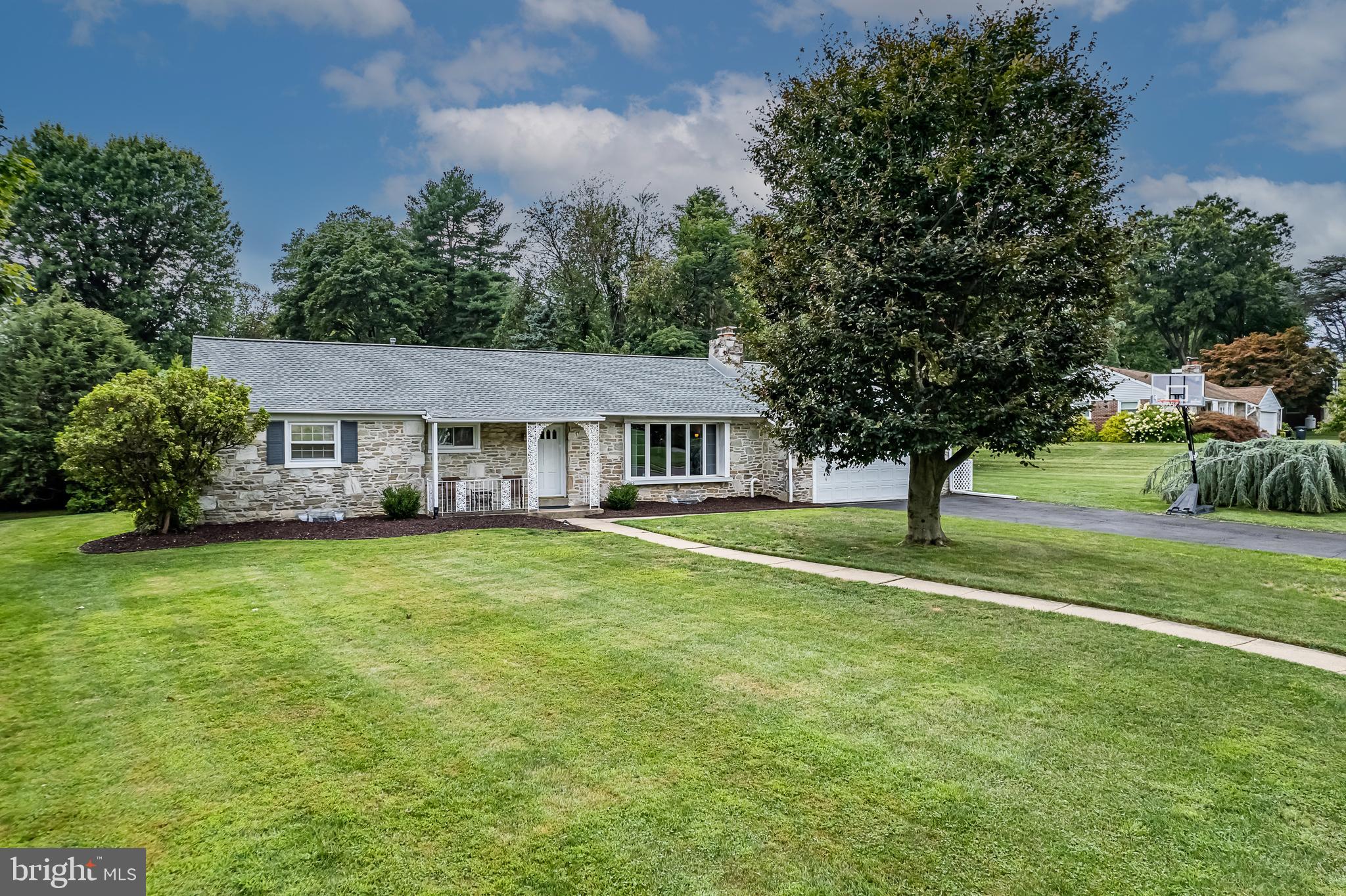 34 Somerset Road Huntingdon Valley, PA 19006 - Photo 1 of 42