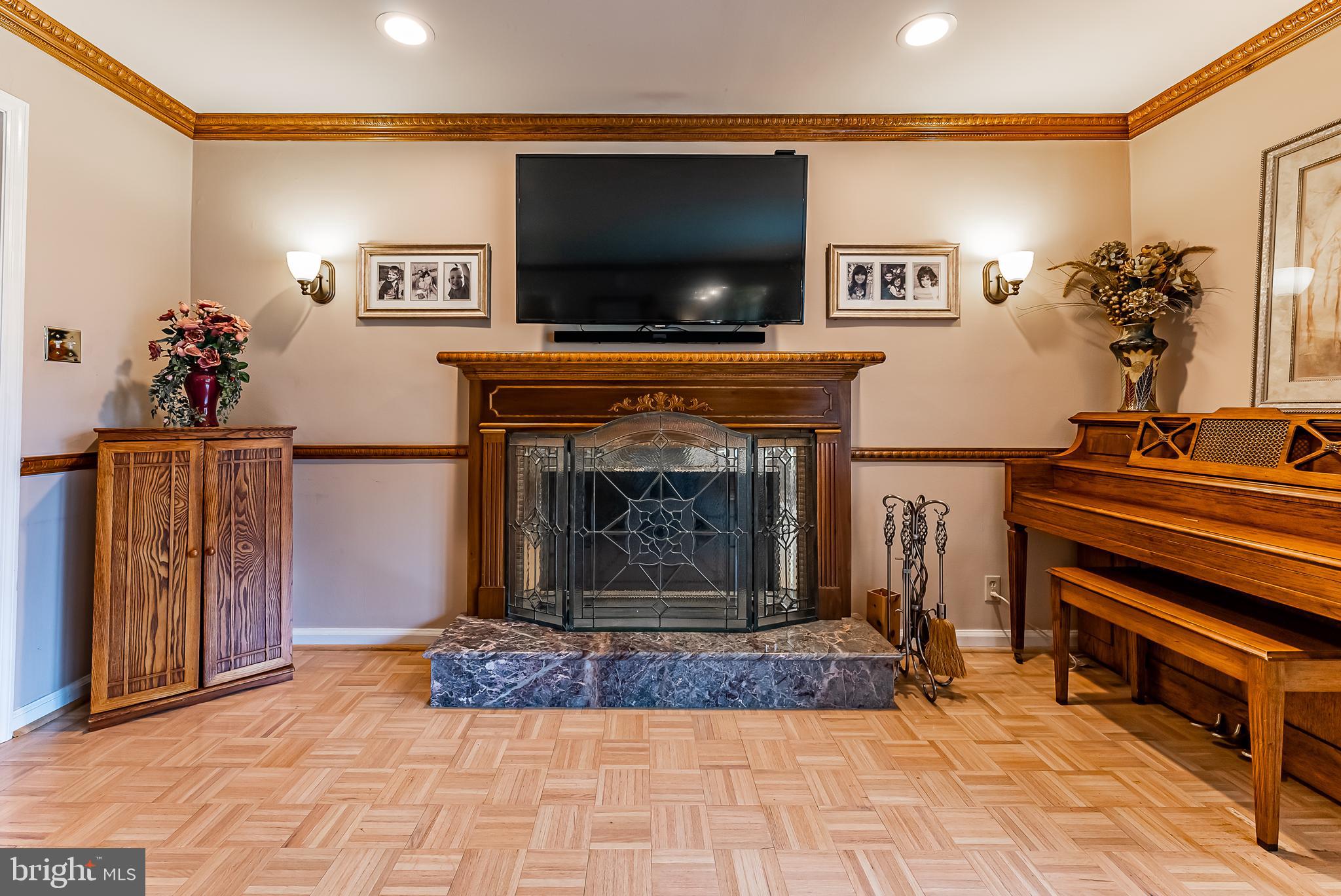 34 Somerset Road Huntingdon Valley, PA 19006 - Photo 12 of 42 Living Room fireplace