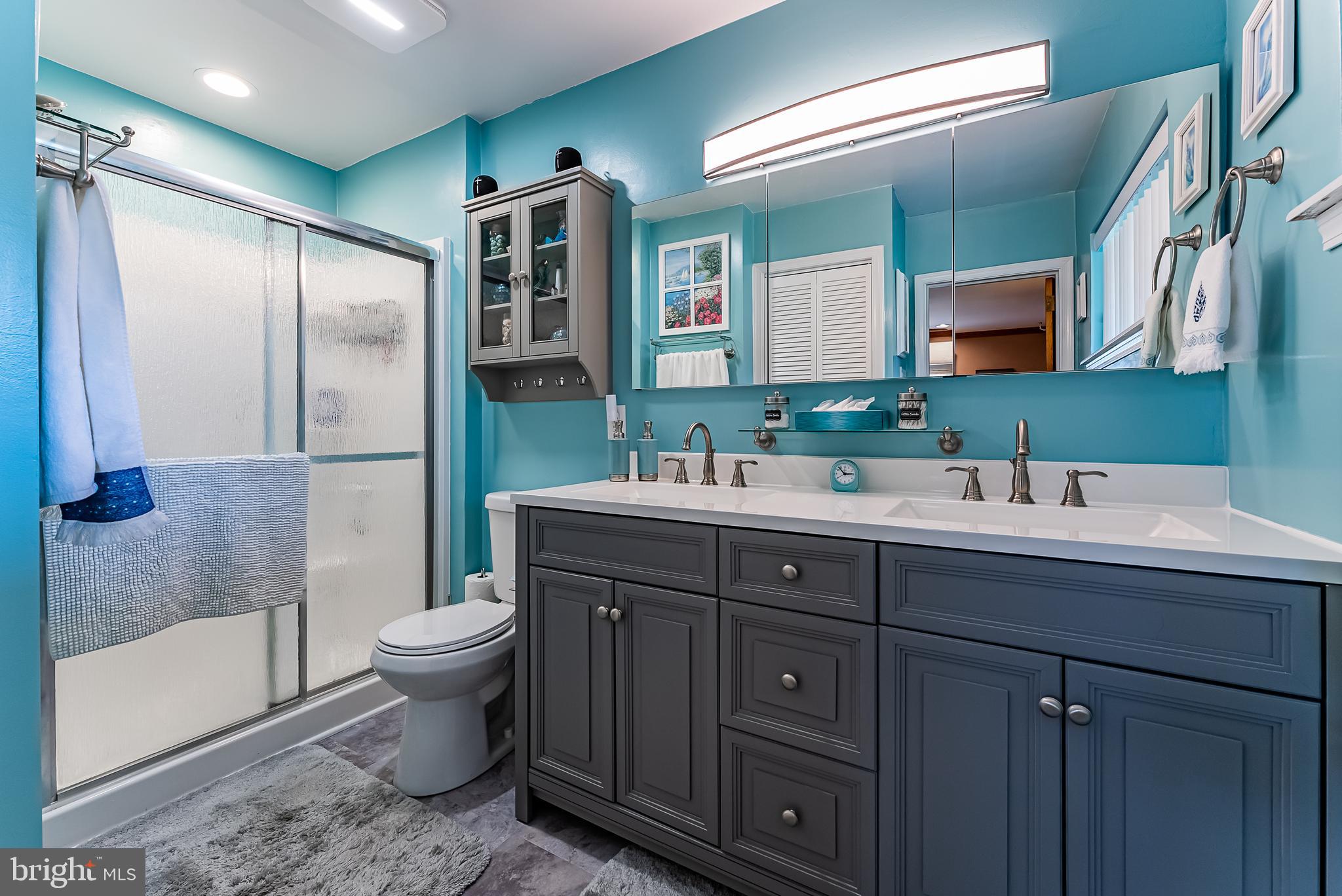 34 Somerset Road Huntingdon Valley, PA 19006 - Photo 21 of 42 Master Bathroom