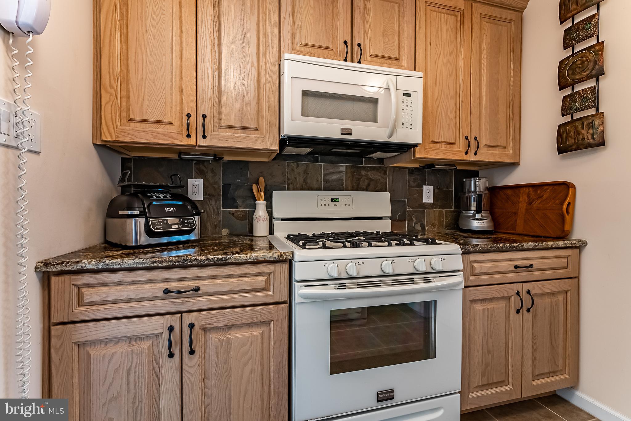 34 Somerset Road Huntingdon Valley, PA 19006 - Photo 30 of 42 Kitchen in-law suite