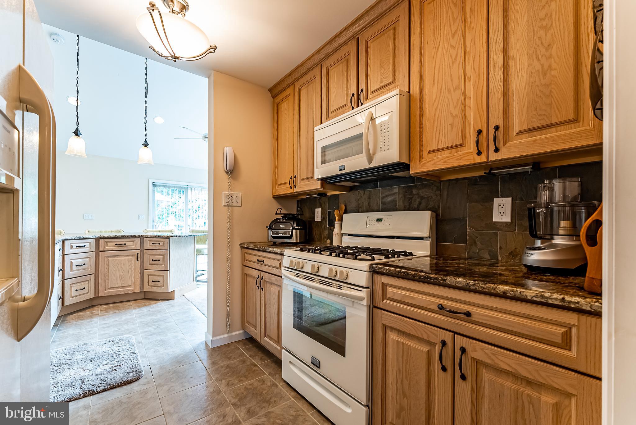 34 Somerset Road Huntingdon Valley, PA 19006 - Photo 32 of 42 Kitchen in-law suite