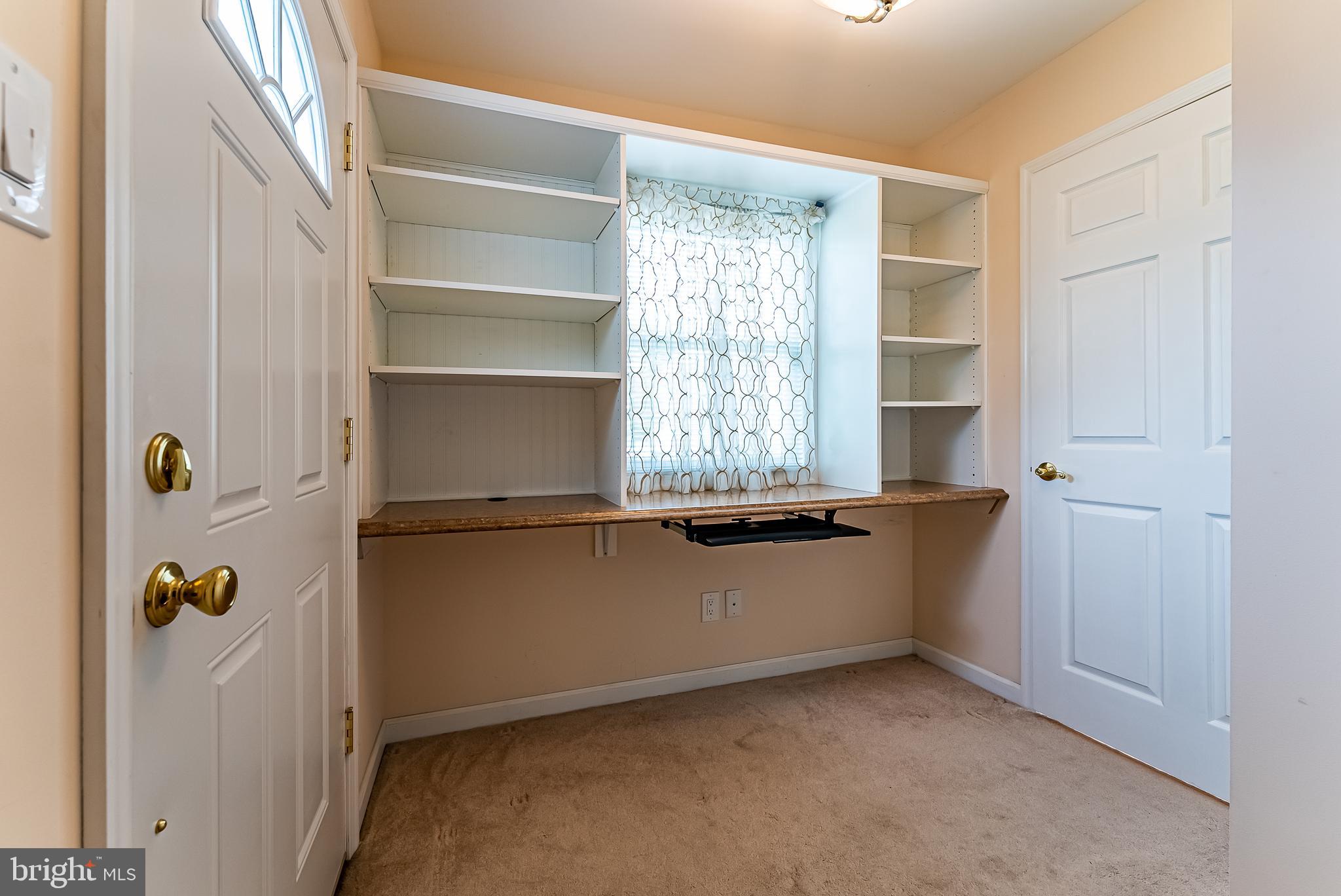 34 Somerset Road Huntingdon Valley, PA 19006 - Photo 36 of 42 Walk-in closet, in-law suite