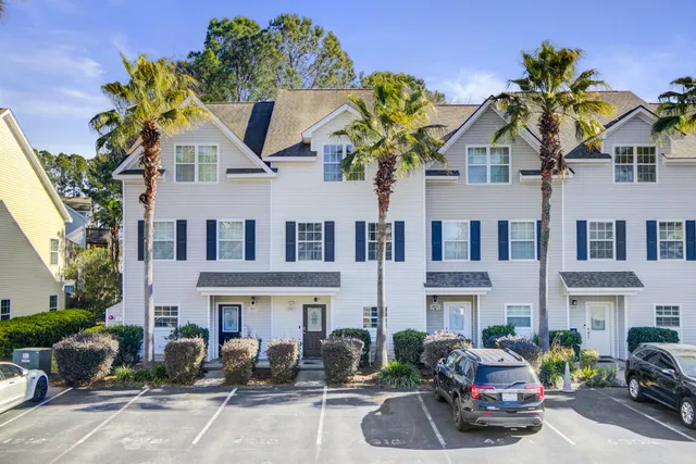 $429,000 | 4910 Lake Palmetto Lane, North Charleston, SC 29418