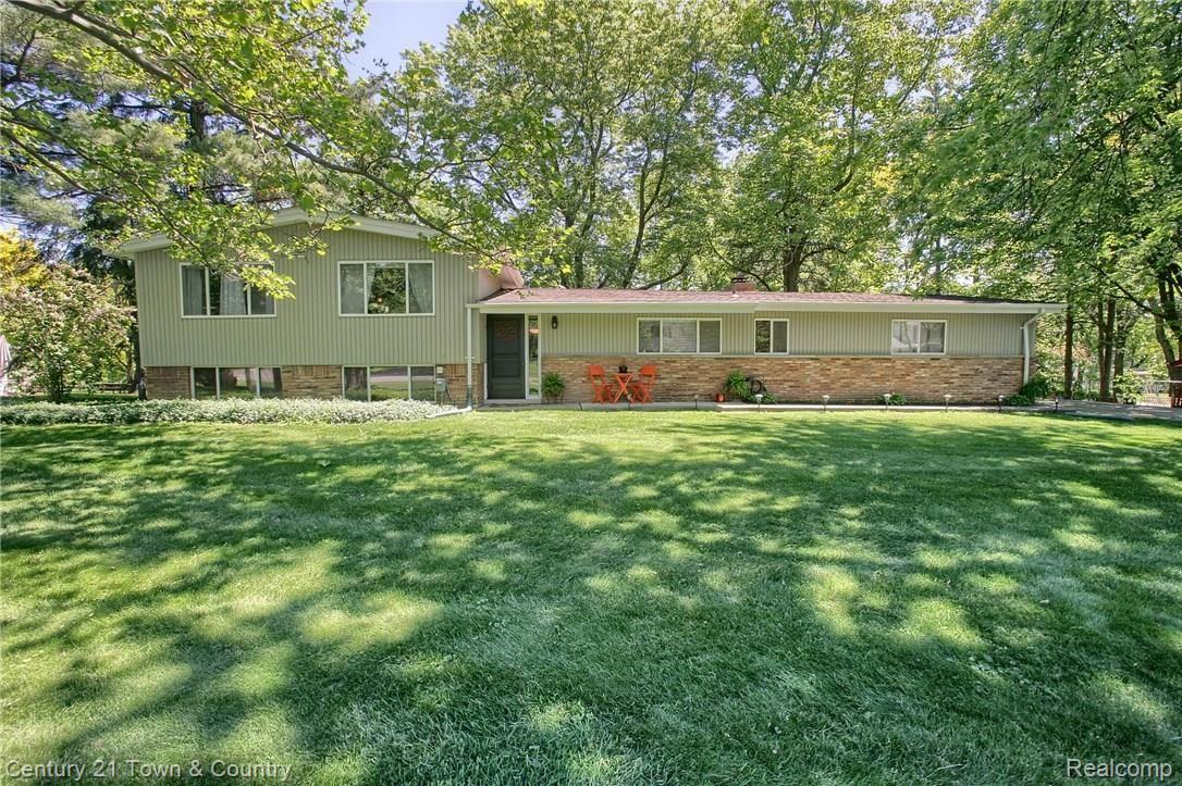 424 Gunder Drive Rochester, MI 48309 - Photo 1 of 33 Front.jpg