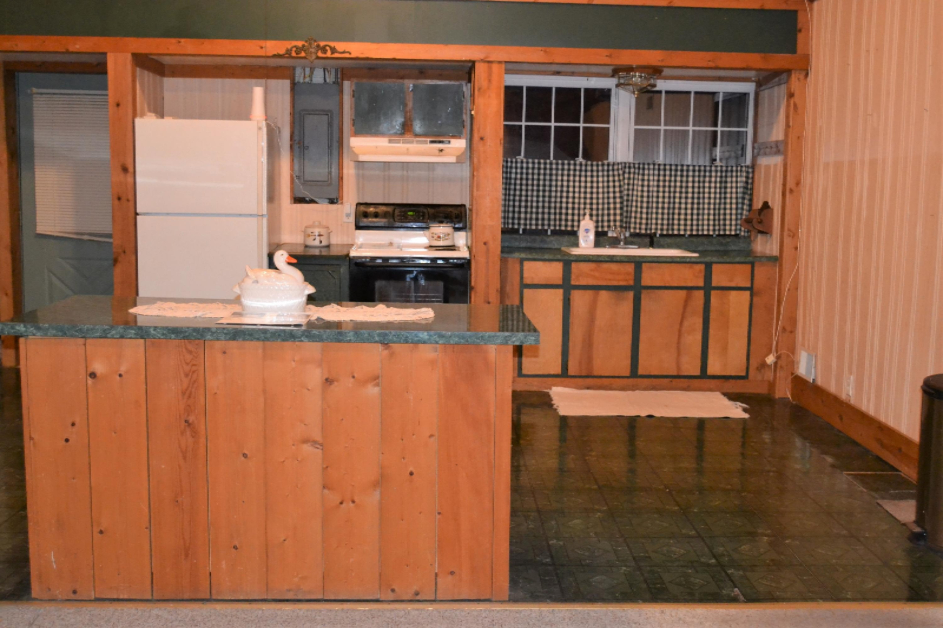 1401 Terminal Road Niles, MI 49120 - Photo 5 of 29 DSC_5514