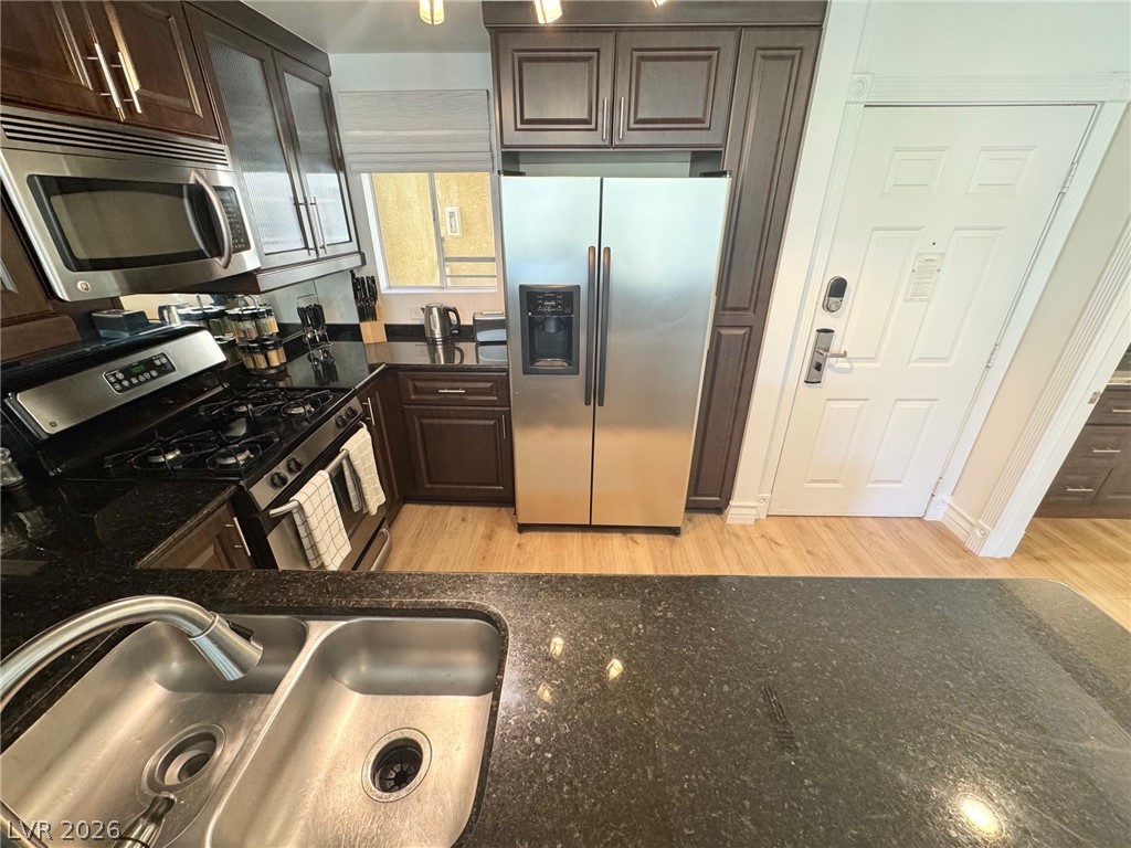 260 East Flamingo Road, Unit 203 Las Vegas, NV 89169 - Photo 4 of 20