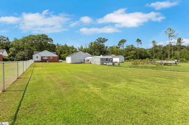 $175,000 | 330 Poplar Street, Clinton, SC 29325