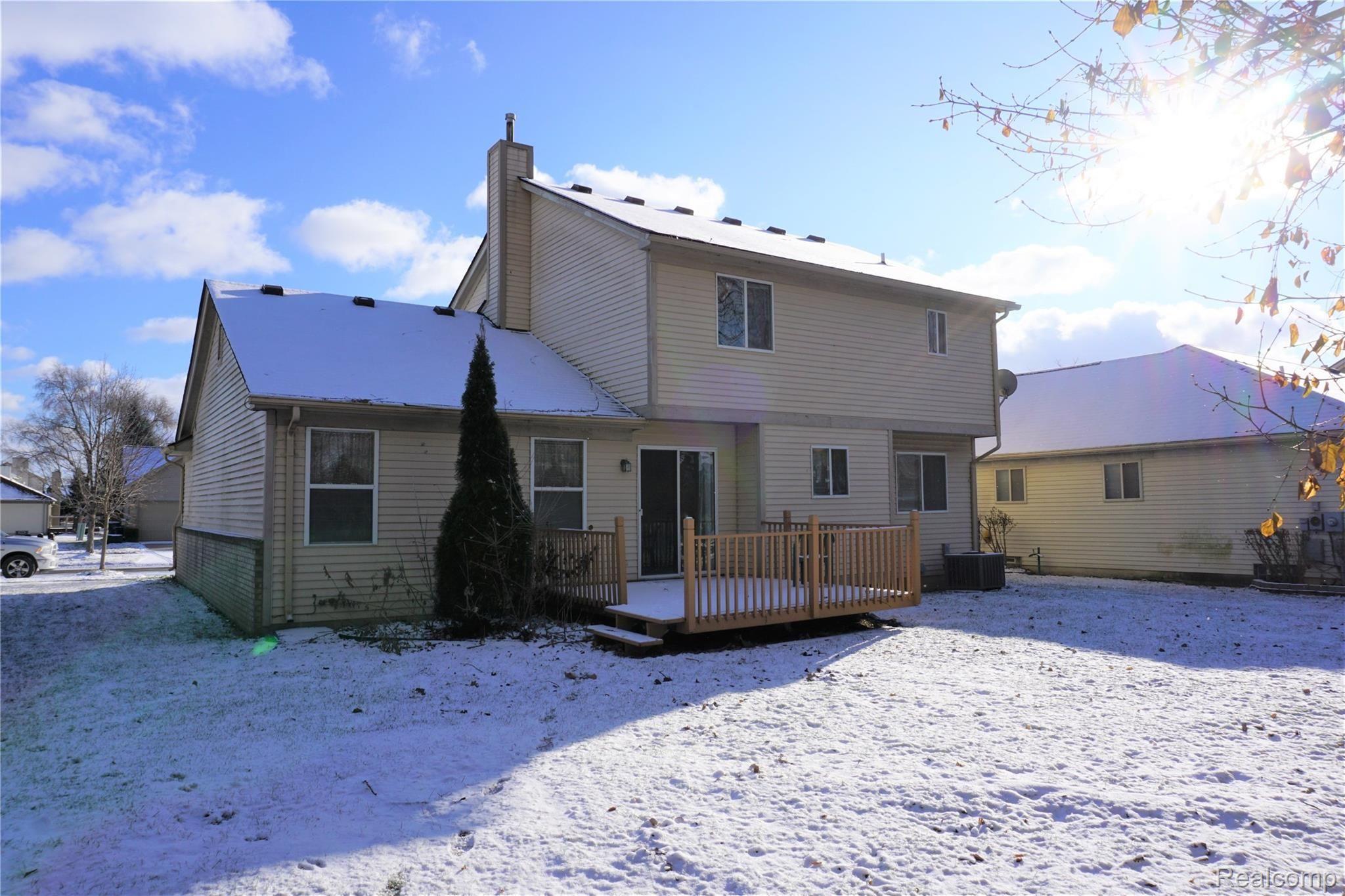 3628 Riverside Drive Canton, MI 48188 - Photo 25 of 27 25 Back.jpg