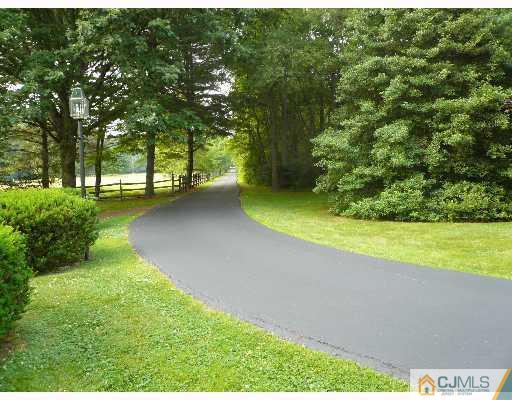 222 Dey Road Cranbury, NJ 08512 - Photo 1 of 6 Gallery Image 1