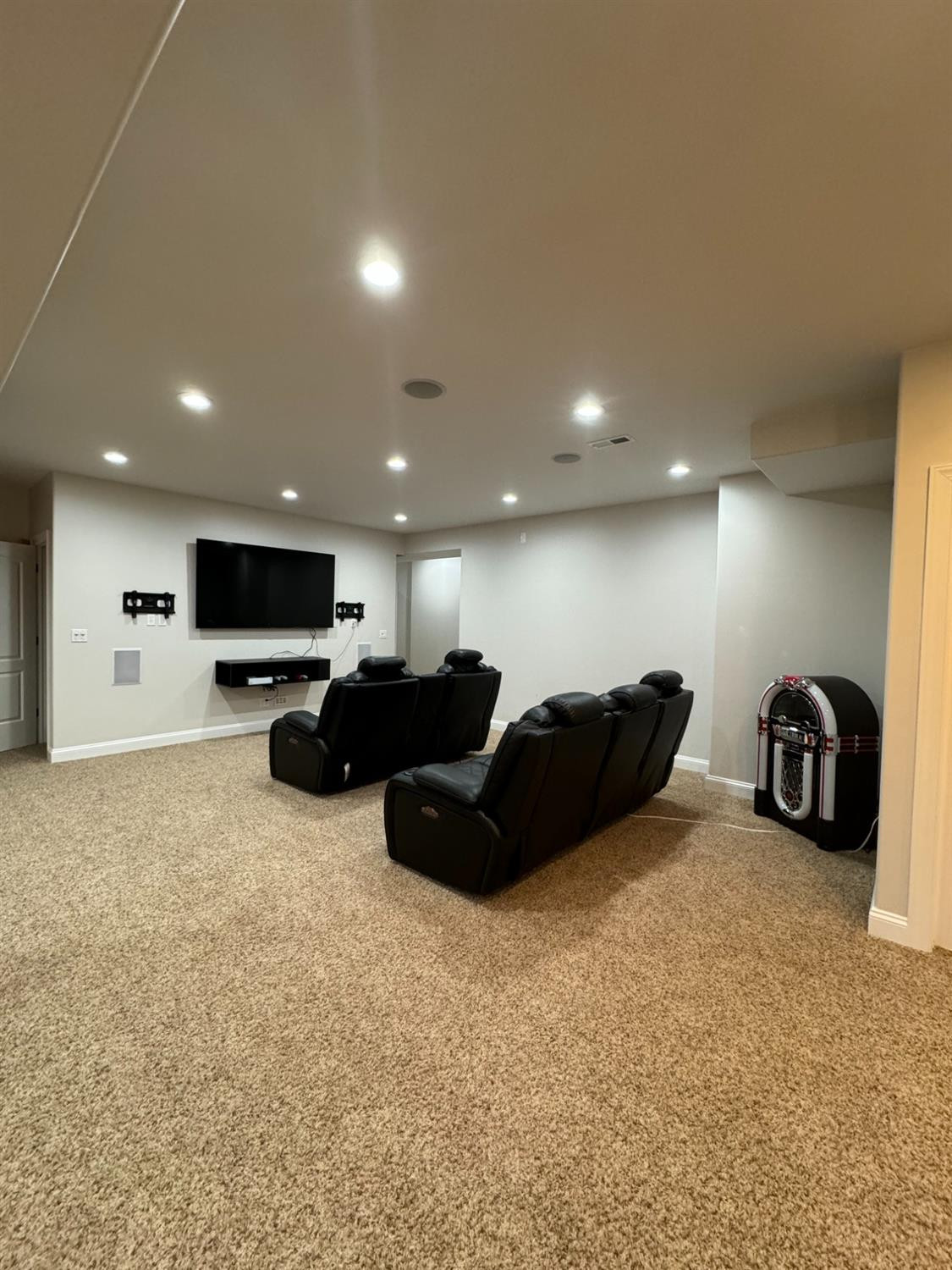 9310 Doubletree Drive North Crown Point, IN 46307 - Photo 17 of 20 a large room with furniture