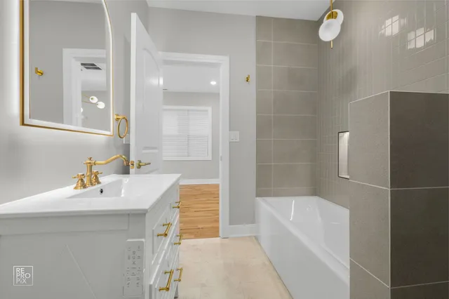 $599,500 | 3411 South Lituanica Avenue, Chicago, IL 60608