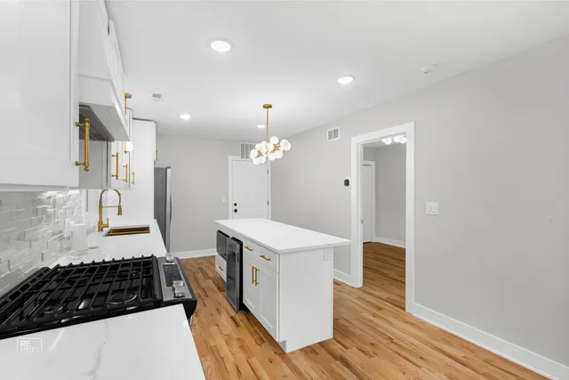 $599,500 | 3411 South Lituanica Avenue, Chicago, IL 60608