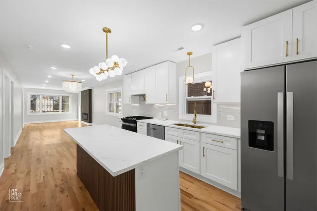 $599,500 | 3411 South Lituanica Avenue, Chicago, IL 60608