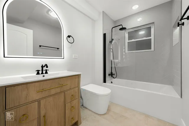 $599,500 | 3411 South Lituanica Avenue, Chicago, IL 60608