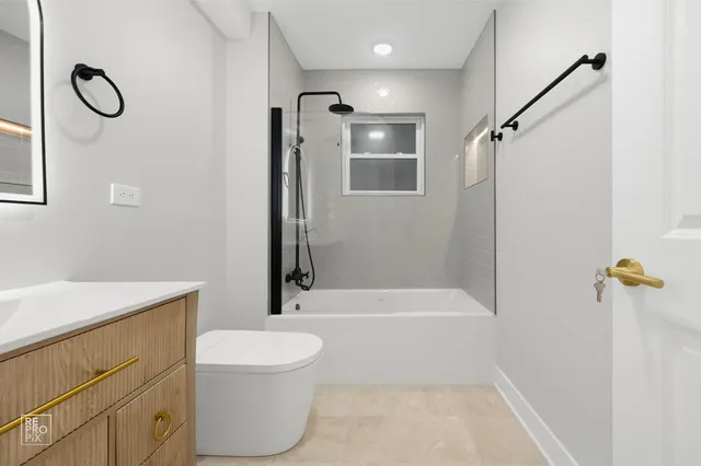 $599,500 | 3411 South Lituanica Avenue, Chicago, IL 60608