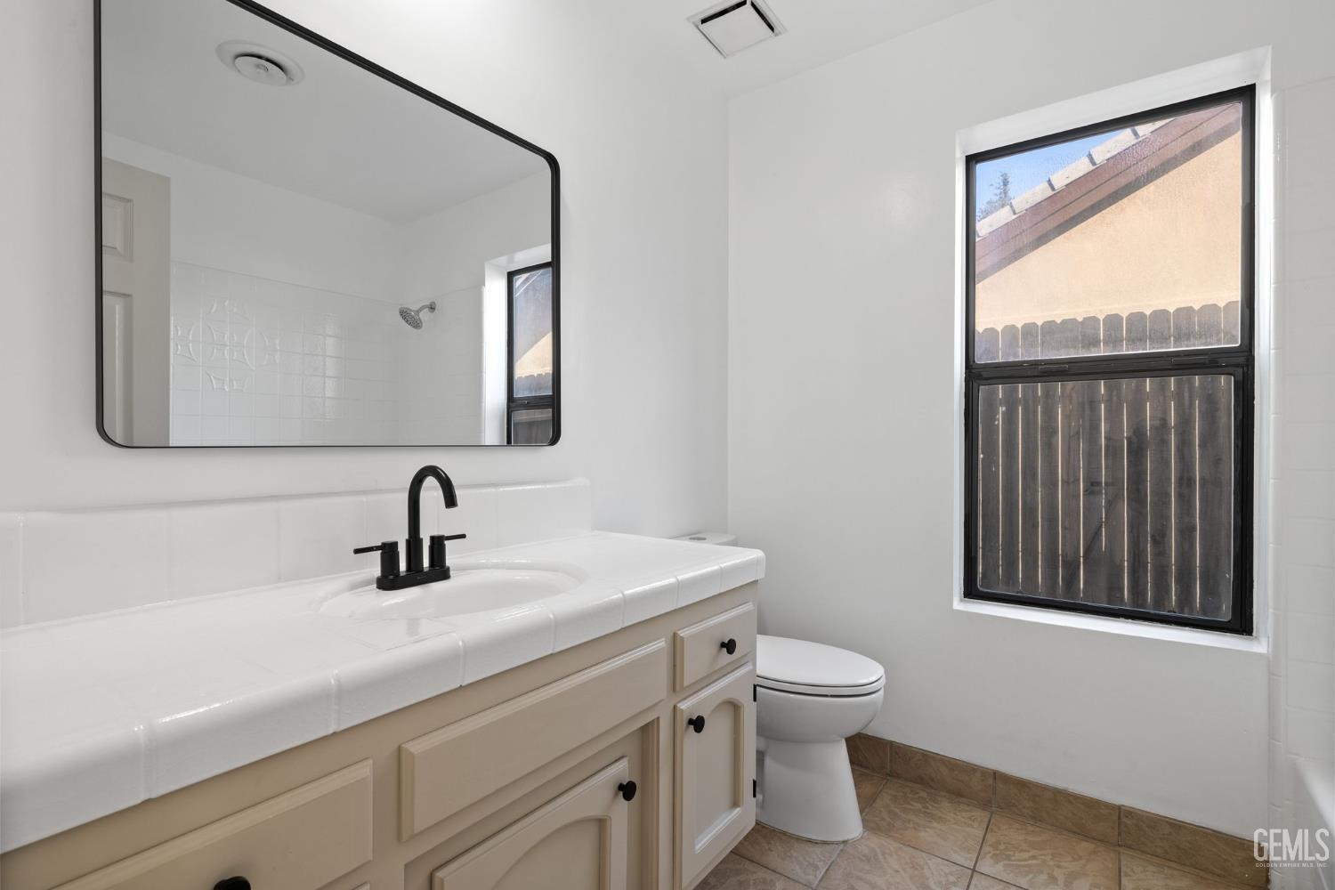 Undisclosed Address Bakersfield, CA 93308 - Photo 24 of 34 Gallery Image 24