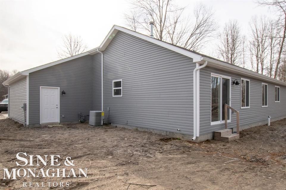 9370 Folkert Road Algonac, MI 48001 - Photo 49 of 61 50058406-48.JPG