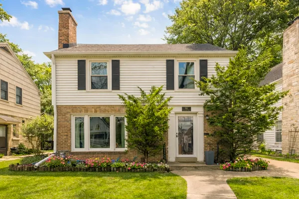 $4,900 | 908 East Hampton Road, Whitefish Bay, WI 53217