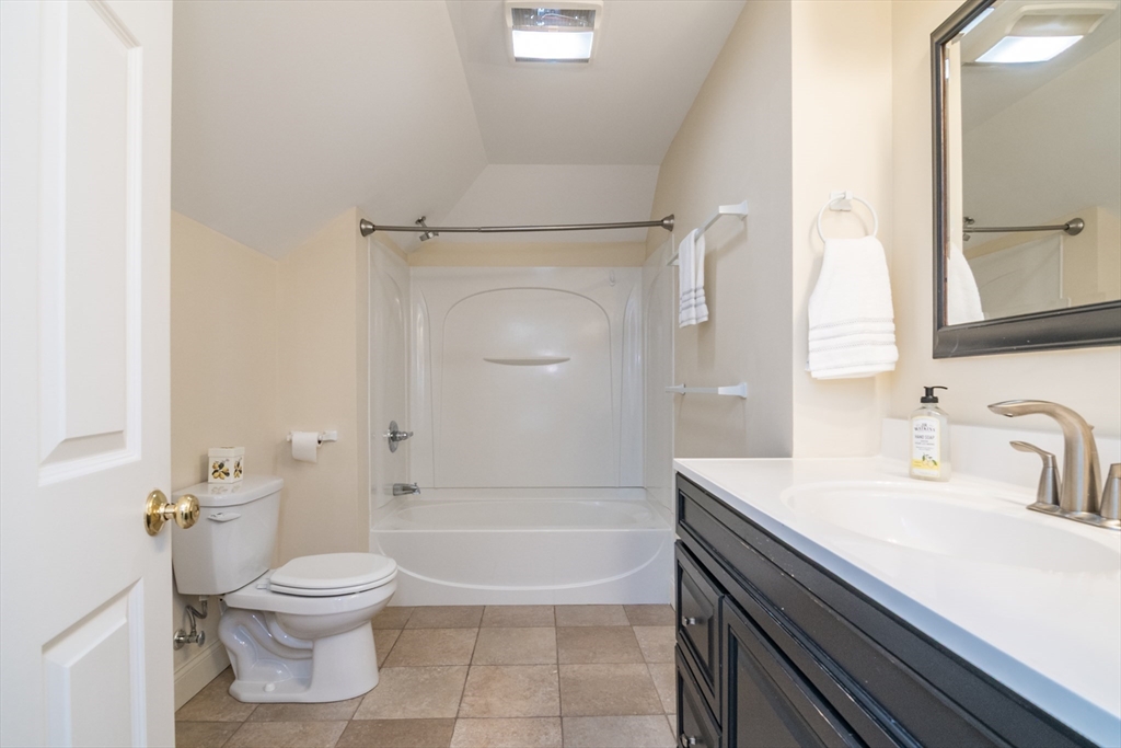 21 Lyman Road, Unit B Northampton, MA 01060 - Photo 22 of 24