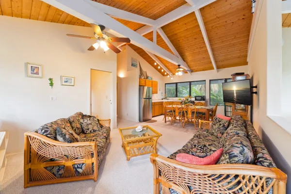 $1,495,000 | 82-6011 Lower Nāpo'opo'o Road, Captain Cook, HI 96704