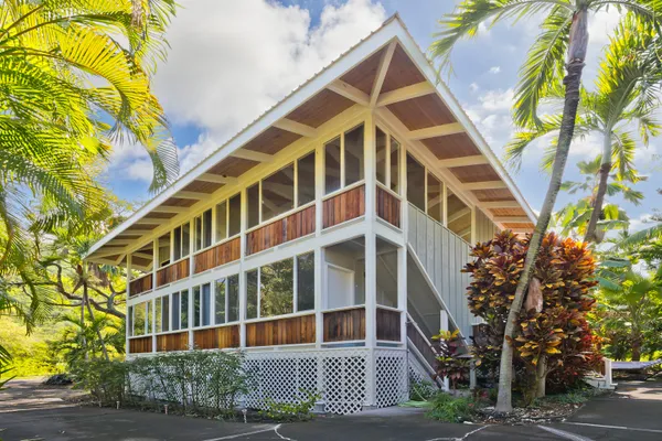 $1,495,000 | 82-6011 Lower Nāpo'opo'o Road, Captain Cook, HI 96704