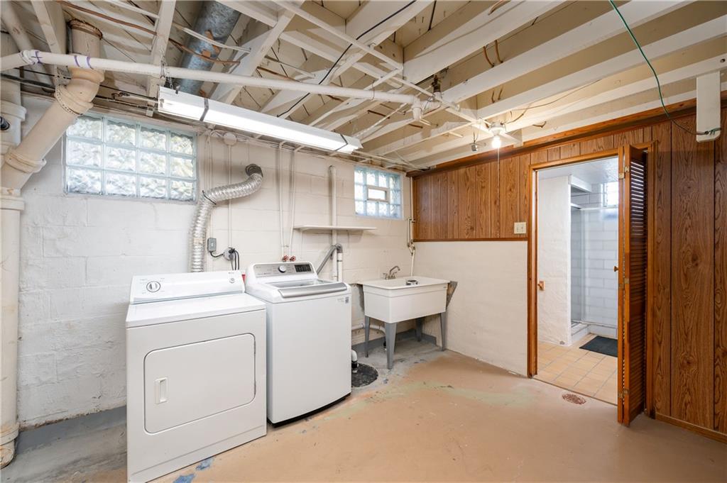 686 Christy Road Hermitage, PA 16148 - Photo 28 of 36 a utility room with dryer and washer