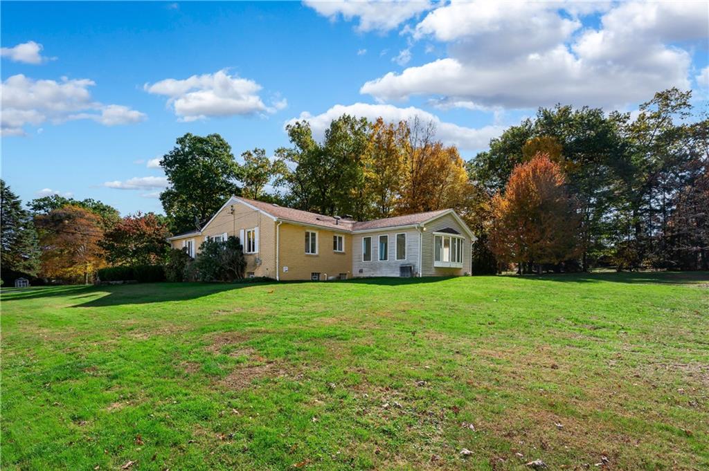 686 Christy Road Hermitage, PA 16148 - Photo 33 of 36 a view of a house with backyard and garden