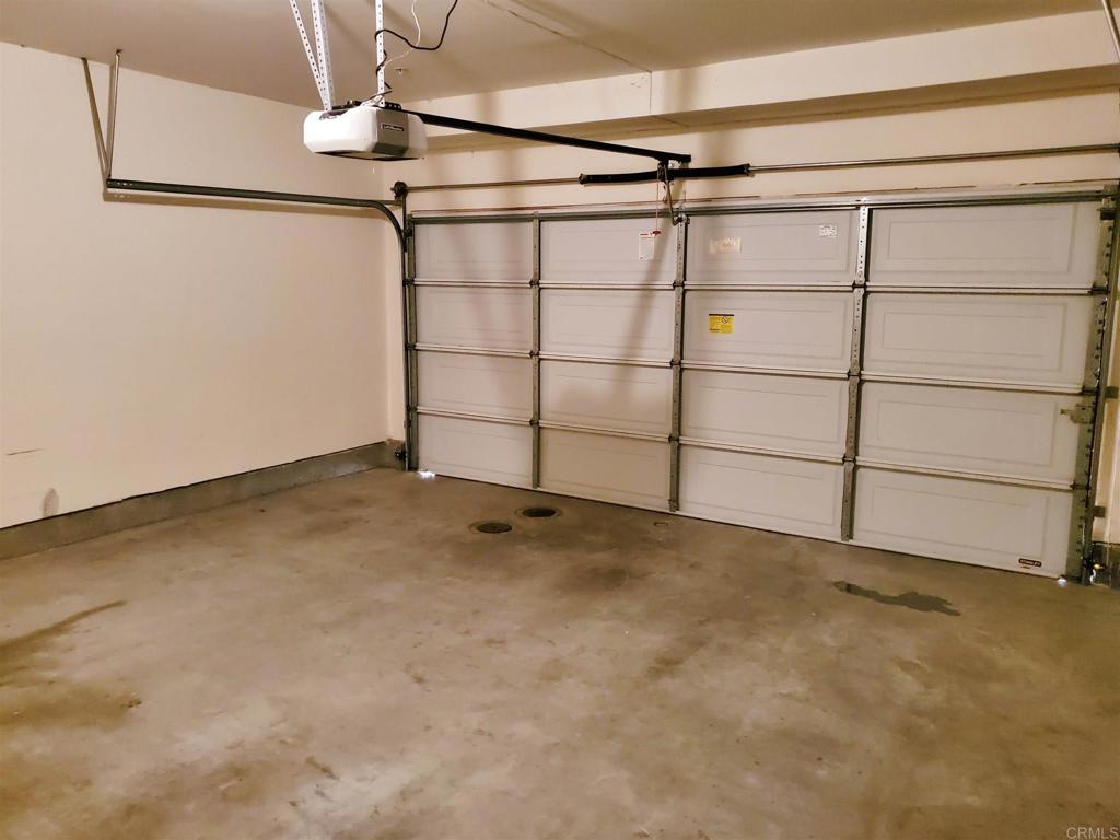 6116 Citracado Circle Carlsbad, CA 92009 - Photo 31 of 32 a view of a garage