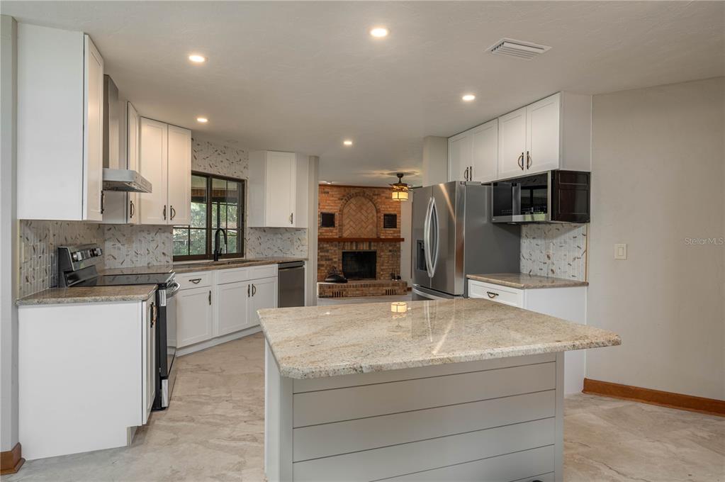 24 Lake Avenue Winter Haven, FL 33880 - Photo 15 of 39 Gallery Image 15