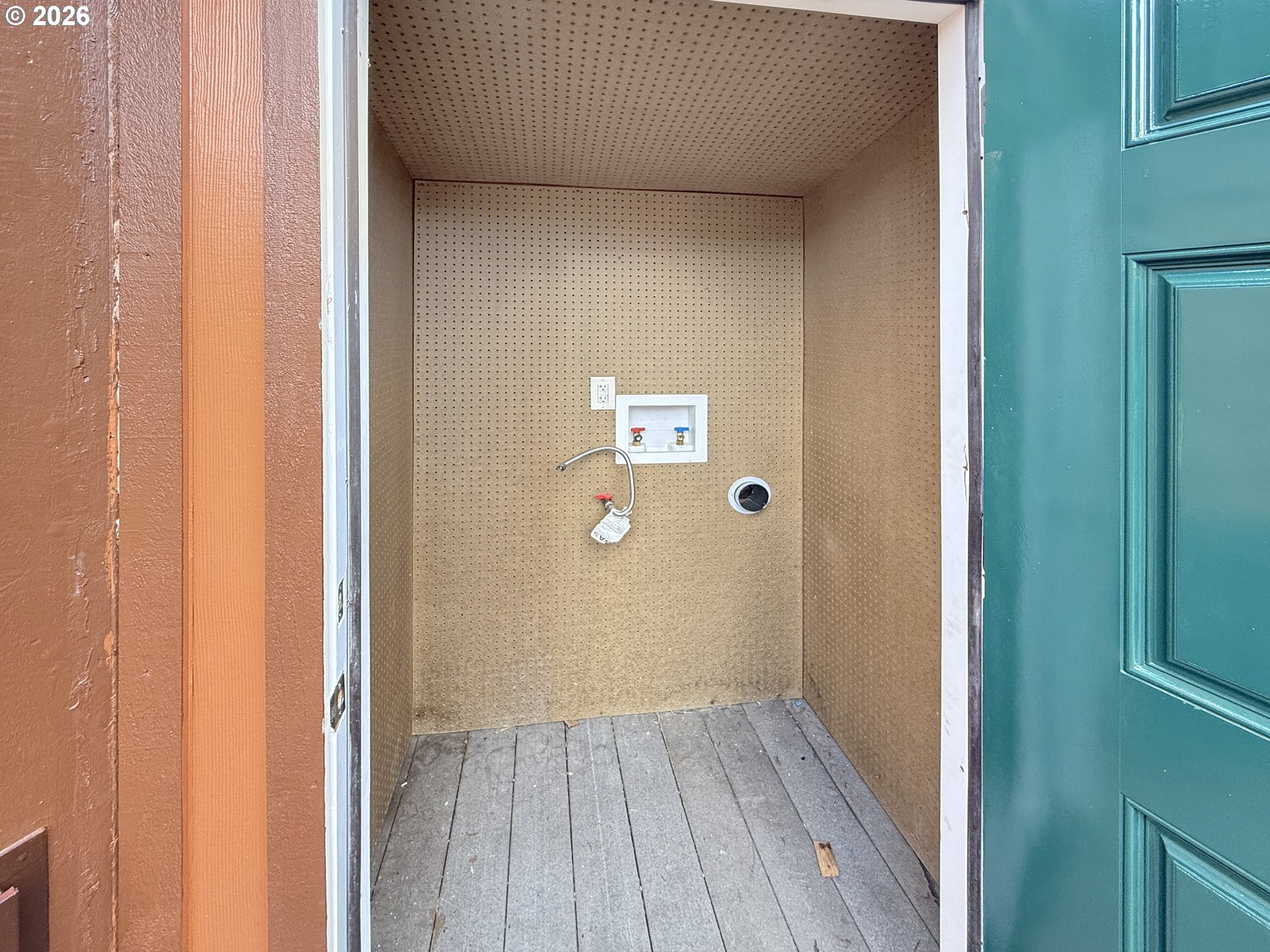 97748 North Bank Chetco River Road, Unit 13 Brookings, OR 97415 - Photo 16 of 16 Laundry