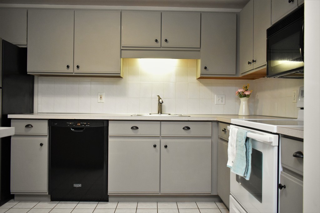 19 Fuller Road, Unit 4 Foxboro, MA 02035 - Photo 16 of 19
