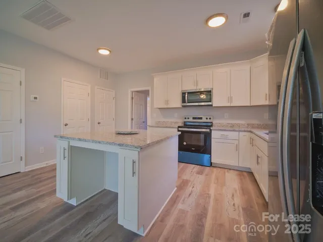 $2,250 | 6162 Cove Creek Drive, Charlotte, NC 28215