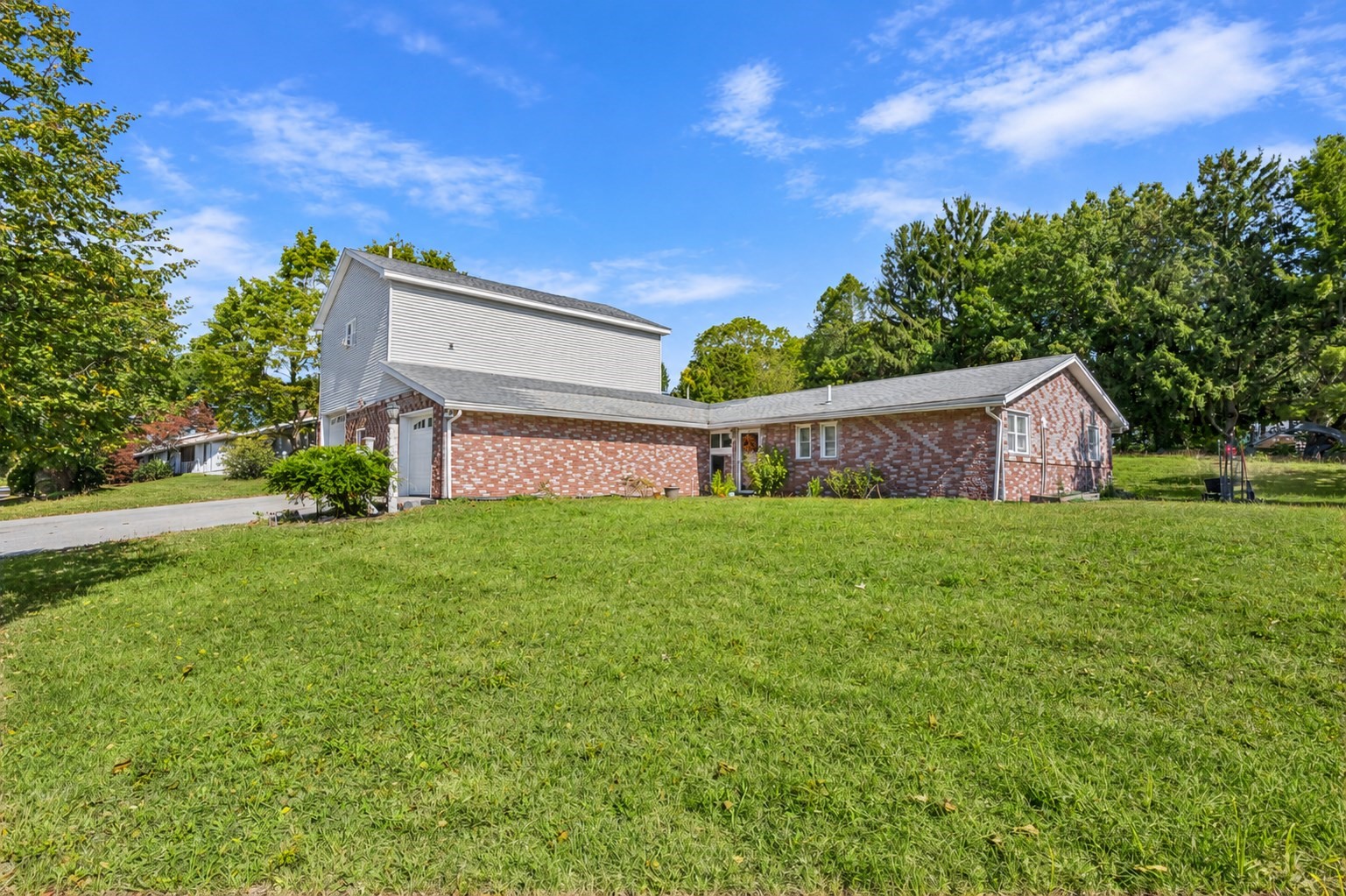 7 Lisa Road Peabody, MA 01960 - Photo 3 of 23 Gallery Image 3