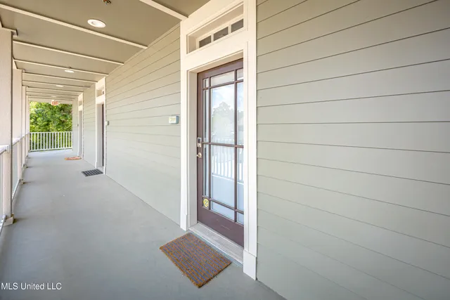 $1,800 | 922 Porter Avenue, Unit 216, Ocean Springs, MS 39564