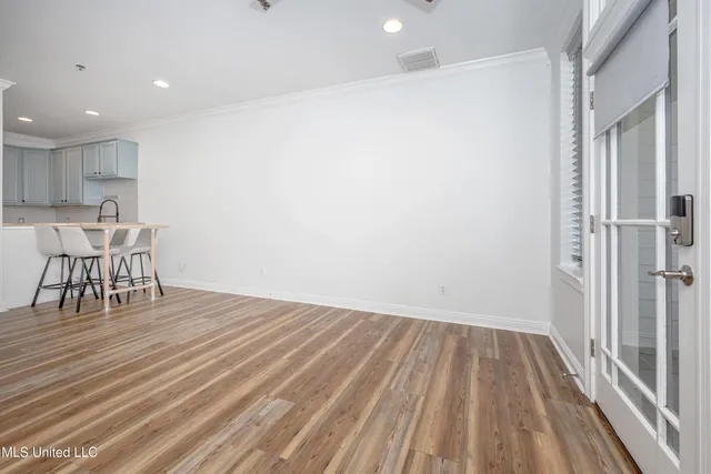 $1,800 | 922 Porter Avenue, Unit 216, Ocean Springs, MS 39564