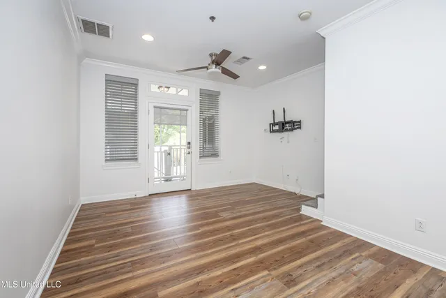 $1,800 | 922 Porter Avenue, Unit 216, Ocean Springs, MS 39564