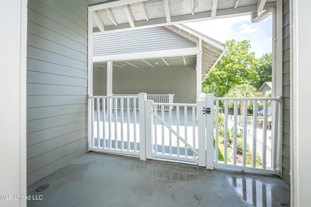 $1,800 | 922 Porter Avenue, Unit 216, Ocean Springs, MS 39564