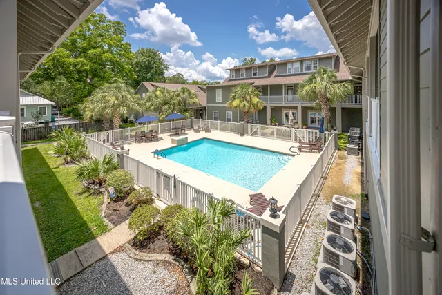 $1,800 | 922 Porter Avenue, Unit 216, Ocean Springs, MS 39564