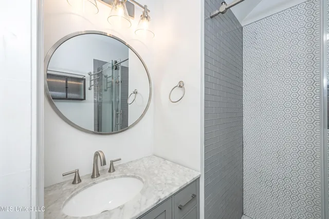 $1,800 | 922 Porter Avenue, Unit 216, Ocean Springs, MS 39564