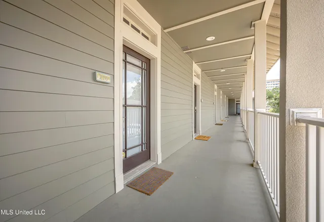 $1,800 | 922 Porter Avenue, Unit 216, Ocean Springs, MS 39564