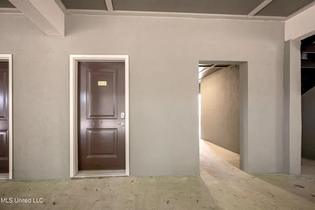 $1,800 | 922 Porter Avenue, Unit 216, Ocean Springs, MS 39564