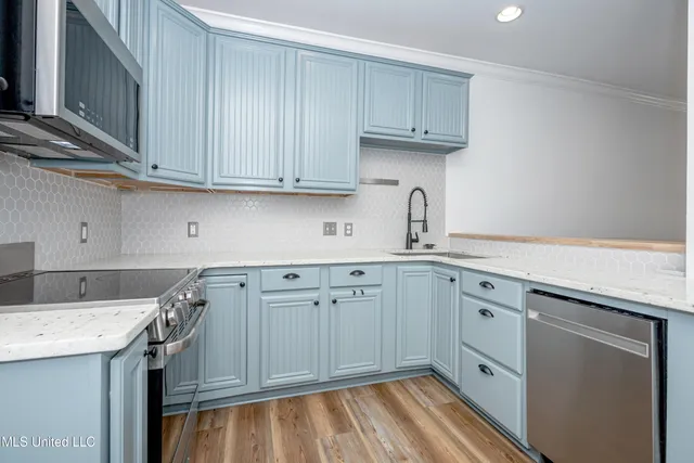 $1,800 | 922 Porter Avenue, Unit 216, Ocean Springs, MS 39564