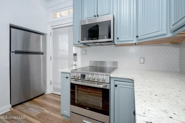 $1,800 | 922 Porter Avenue, Unit 216, Ocean Springs, MS 39564