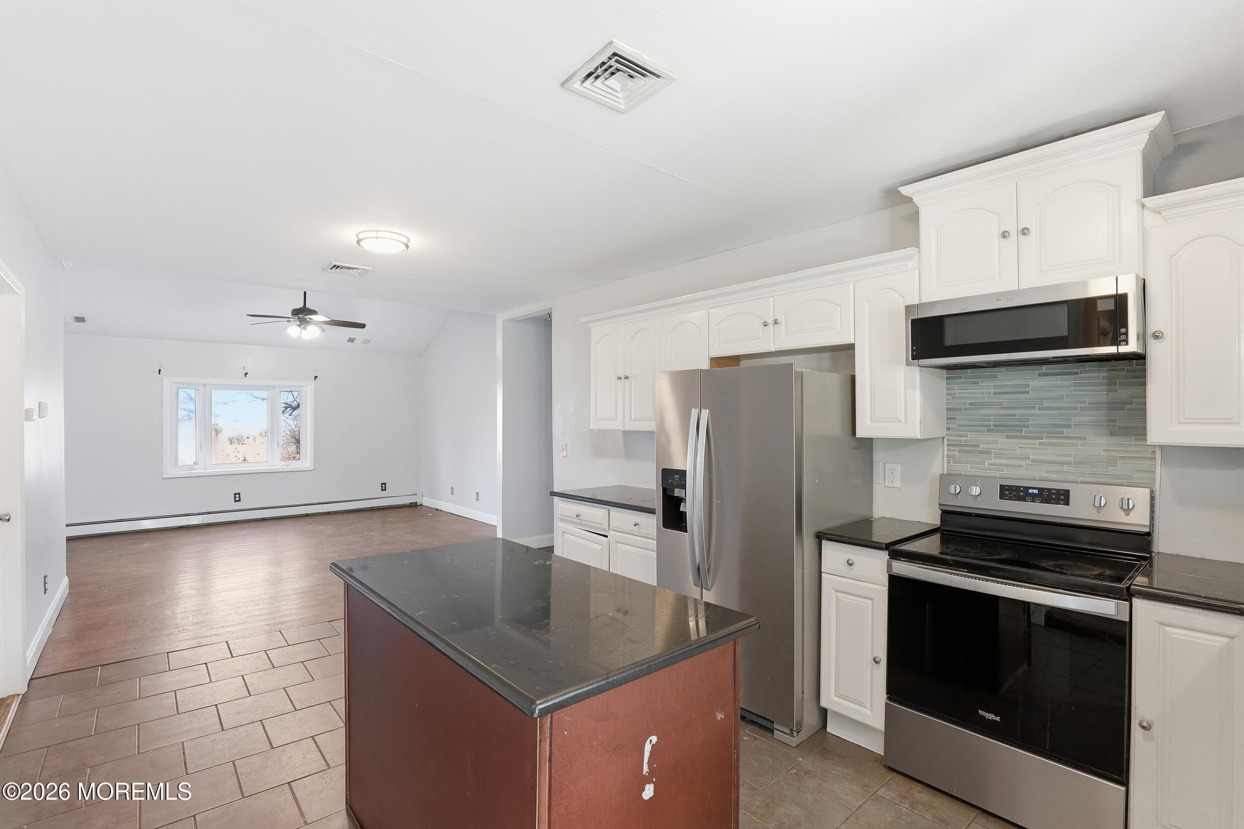 542 Burke Road Jackson, NJ 08527 - Photo 6 of 23 9_img_4144