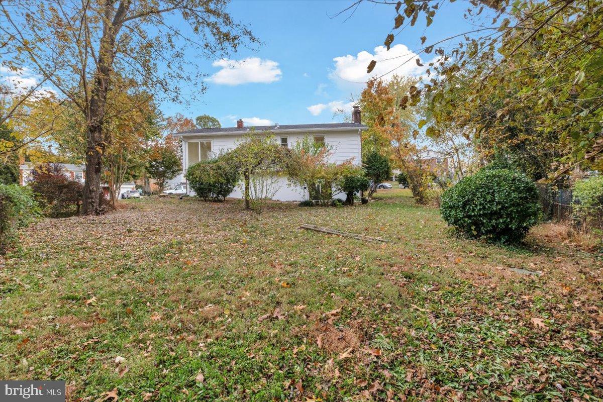 14624 Danville Road Woodbridge, VA 22193 - Photo 19 of 32 a view of a backyard of a house