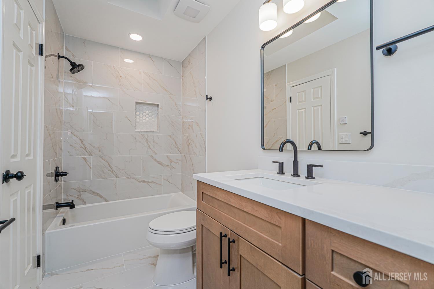 703 Timber Oaks Road Edison, NJ 08820 - Photo 18 of 25