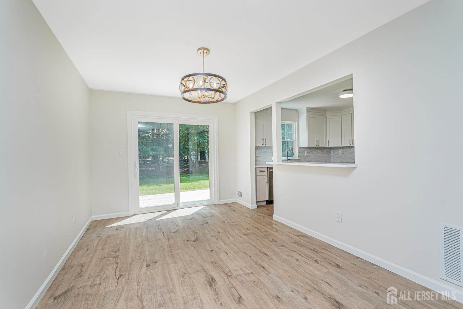 703 Timber Oaks Road Edison, NJ 08820 - Photo 5 of 25